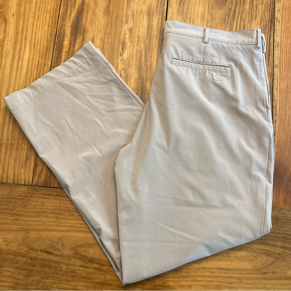Nike Mens 36x30 Chino Khaki Golf Pants